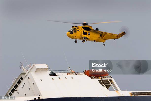 Mar De Resgate - Fotografias de stock e mais imagens de Resgate - Resgate, Navio, Helicóptero