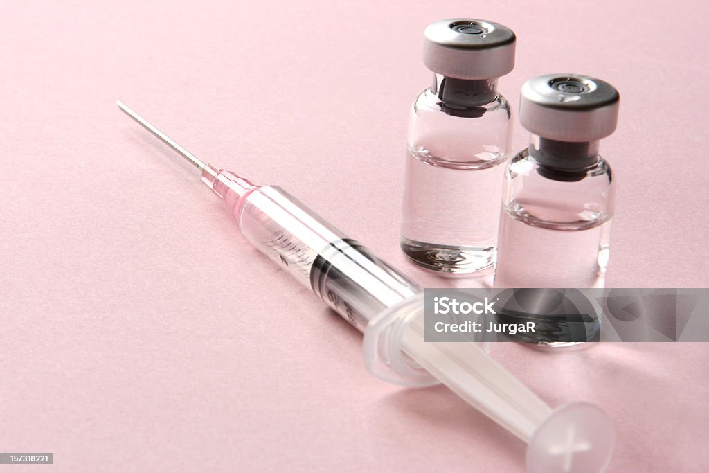 Vacinação: Seringa e o frasco para injectáveis com medicamento - Royalty-free Seringa Foto de stock