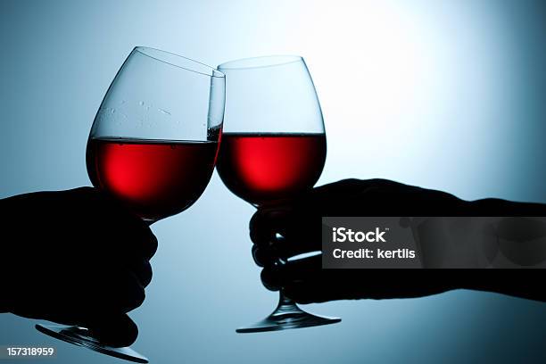 Vermelho Wineglasses - Fotografias de stock e mais imagens de Bebida - Bebida, Bebida Alcoólica, Brinde