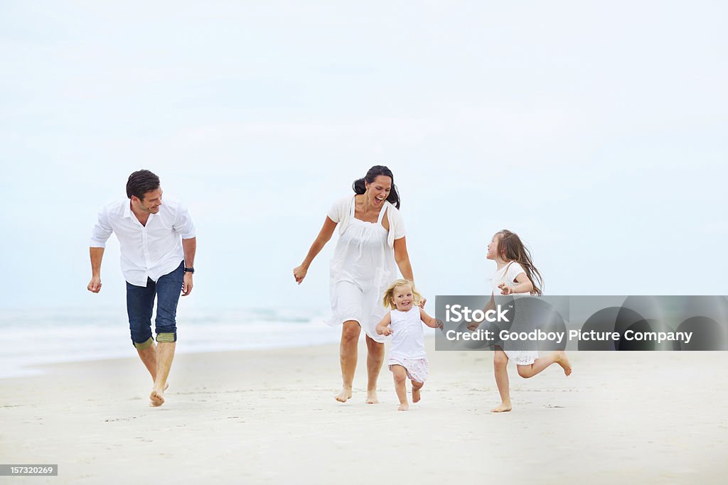 家族のビーチの楽しい - 一緒のロイヤリティフリーストックフォト