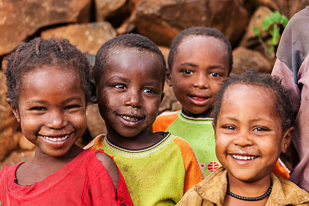 그룹 중유럽식 어린이, 중동 및 아프리카 - africa child ethiopian culture people 뉴스 사진 이미지