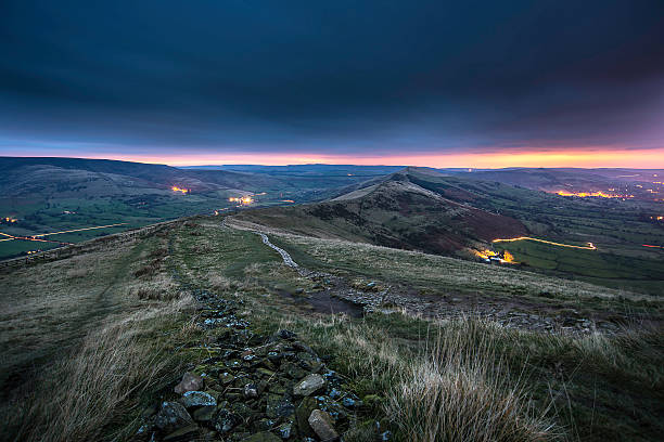 peak district à noite - mam tor - fotografias e filmes do acervo