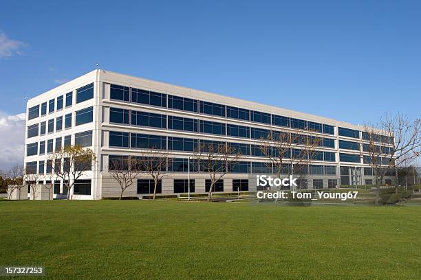 Foto de Edifício De Escritórios Modernos e mais fotos de stock de Armazém - Armazém, Exterior de Prédio, Califórnia