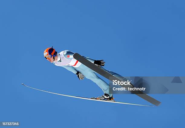 Ski Jumper Pływające - zdjęcia stockowe i więcej obrazów Skoki narciarskie - Skoki narciarskie, Narciarstwo, Narta