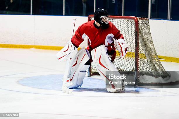 Hockey Goaltender Scatto - Fotografie stock e altre immagini di Portiere - Posizione sportiva - Portiere - Posizione sportiva, Hockey, Hockey su ghiaccio