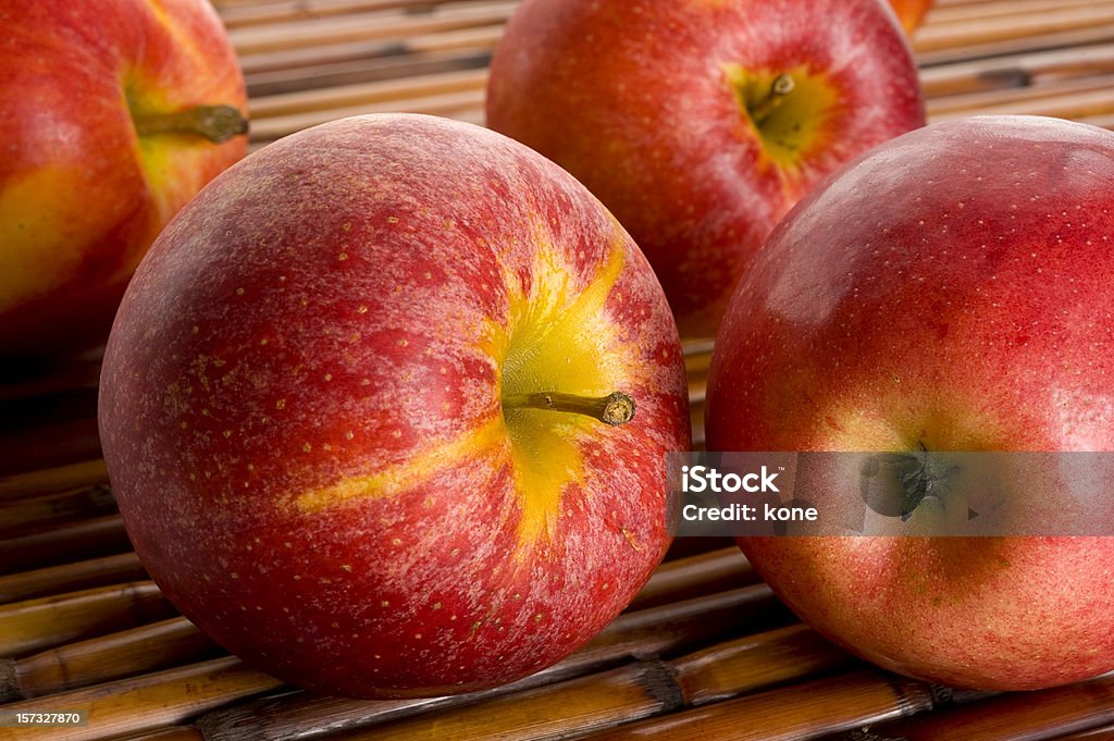 Manzana Gala - Foto de stock de Manzana Royal Gala libre de derechos