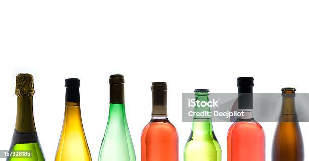 Verschiedene Arten Von Wein Flaschen Auf Weißem Hintergrund Stockfoto und mehr Bilder von Alkoholisches Getränk