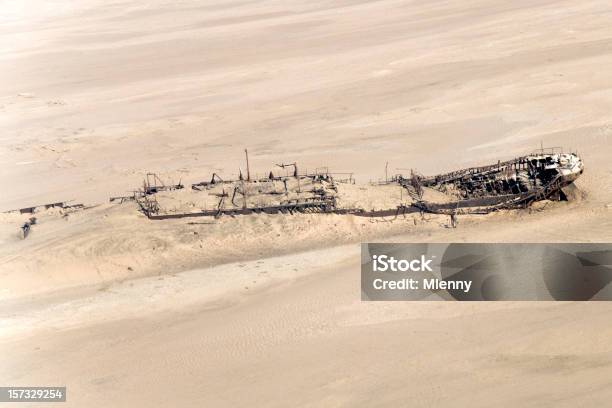 Naufragio Del Desierto De Namibia Costa De Los Esqueletos Vista Aérea Foto de stock y más banco de imágenes de Costa de los Esqueletos