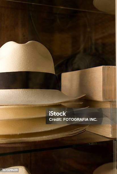 Cappello Panama - Fotografie stock e altre immagini di Accessorio personale - Accessorio personale, Ambientazione interna, Arti e mestieri