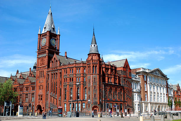 ливерпульский университет виктория здание - brick european culture facade famous place стоковые фото и изображения