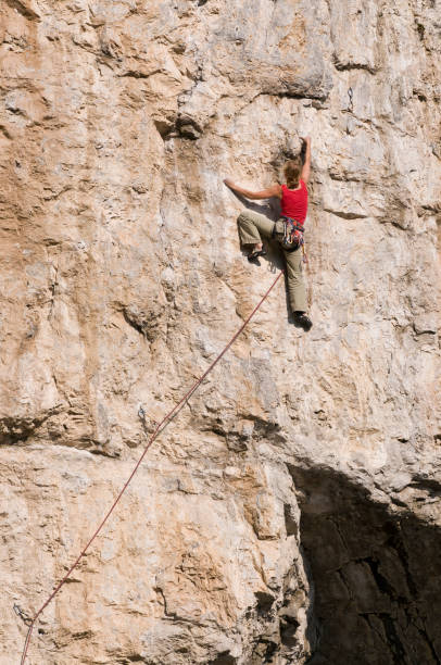 istock woman freeclimbing 157330288