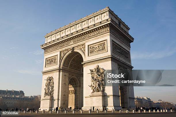 Arc De Triomphe In Paris Frankreich Stockfoto und mehr Bilder von Triumphbogen - Paris - Triumphbogen - Paris, Triumphbogen, Biegung