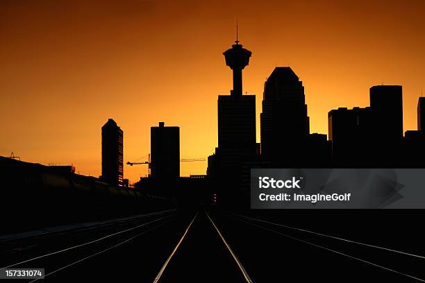 Calgary 2 - Fotografias de stock e mais imagens de Transporte ferroviário - Transporte ferroviário, Calgary, Centro da Cidade