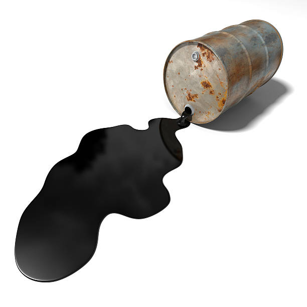 엔진오일 유출 - oil slick pouring chemical oil 뉴스 사진 이미지