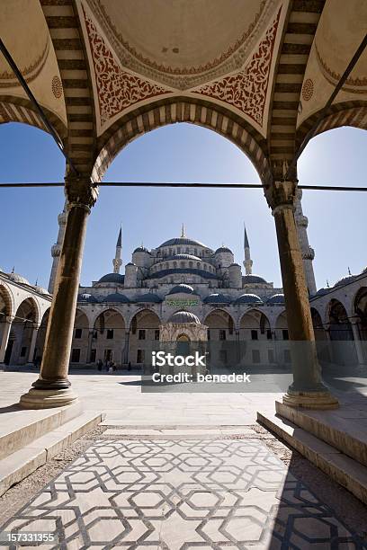 Foto de Mesquita Azul Em Istambul Turquia e mais fotos de stock de Entrada - Entrada, Mesquita Azul - Distrito de Sultanahmet, Antigo