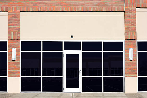 novo armazém vazio frente - fachada loja imagens e fotografias de stock