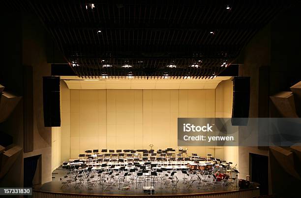 Foto de Palco Vazio In Concert Hall e mais fotos de stock de Orquestra - Orquestra, Palco, Ninguém