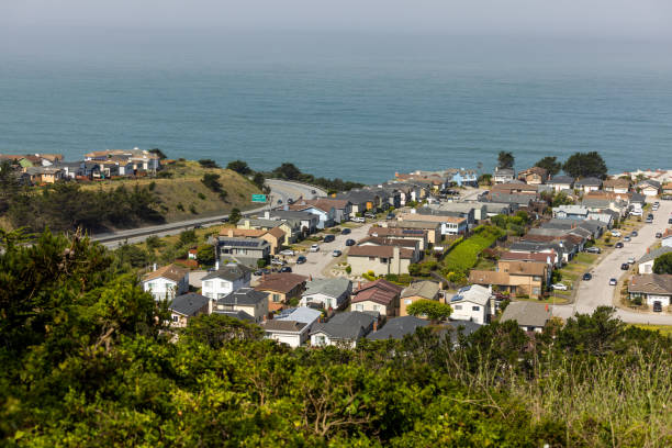 istock Pacifica California Homes Along Coast 1573320539