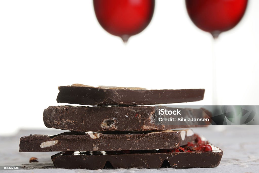 chocolate e vinho tinto - Foto de stock de Chocolate royalty-free