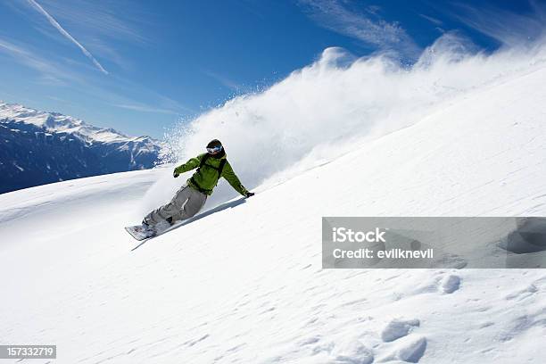 Foto de De Snowboard Freerider e mais fotos de stock de Snowboarding - Snowboarding, Prancha de snowboard, Neve Seca e Solta