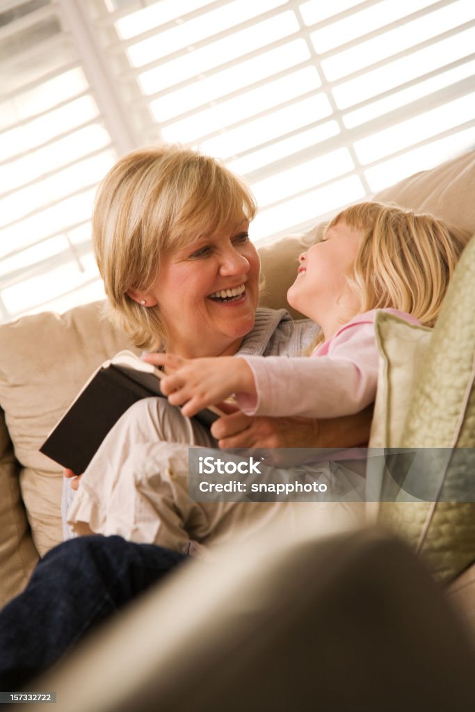 Lesen - Lizenzfrei Behaglich Stock-Foto