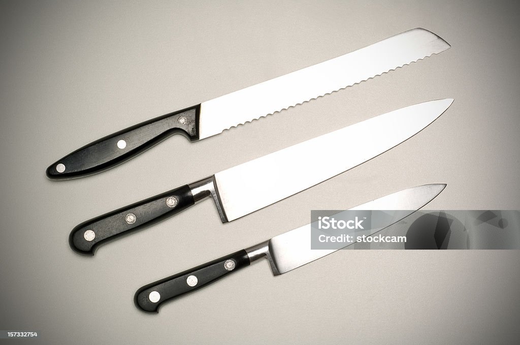Три кухня knifes на Серый фон - Стоковые фото Кухонный нож роялти-фри