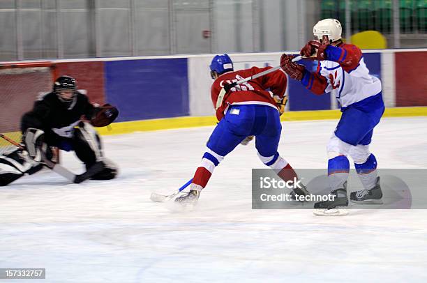 Hockey Su Ghiaccio - Fotografie stock e altre immagini di Attività - Attività, Casco protettivo da sport, Composizione orizzontale