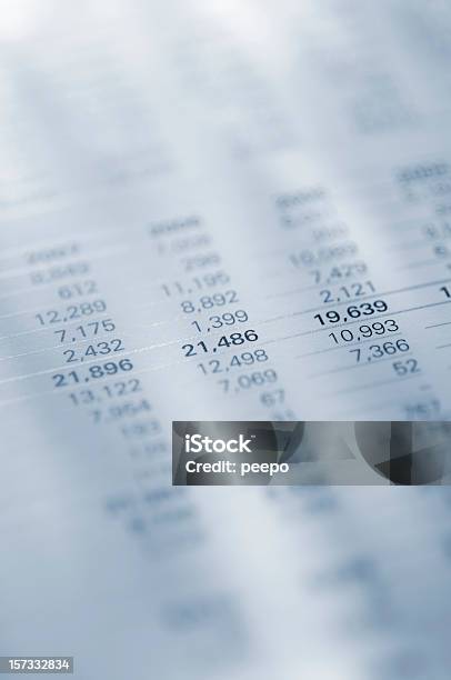 Jahresbericht Stockfoto und mehr Bilder von Bankgeschäft - Bankgeschäft, Bildschärfe, Blau