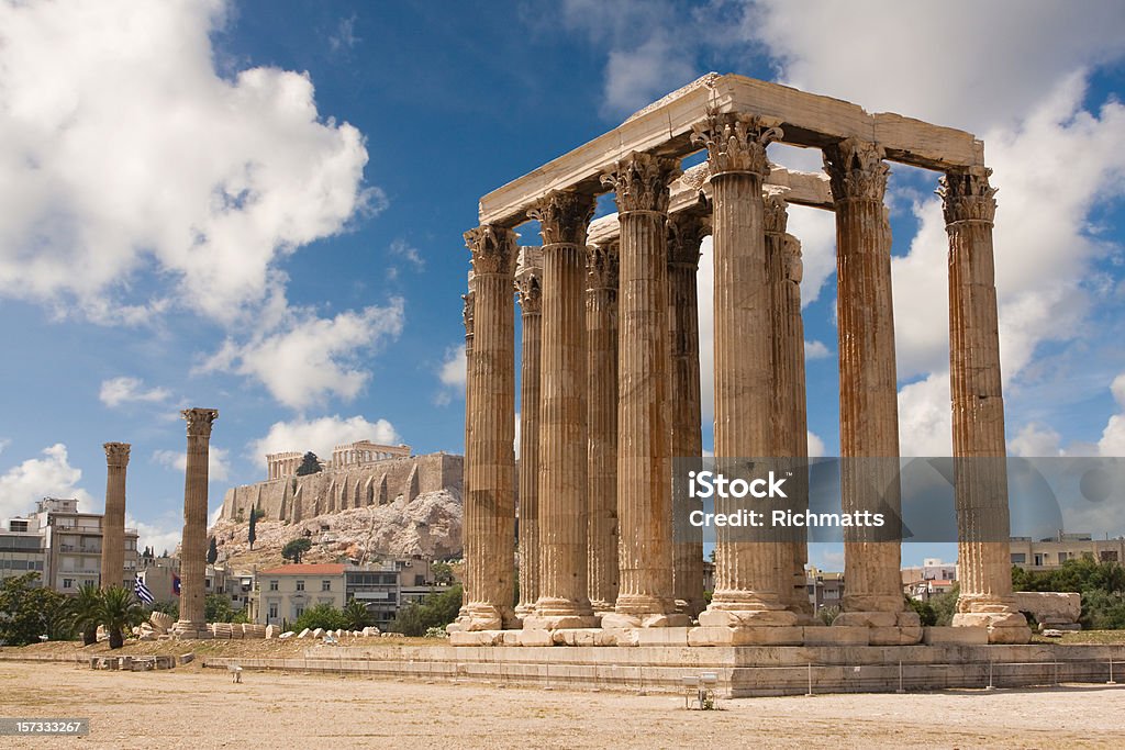 アテネ、アクロポリスやゼウスの神殿 - オリンピアゼウス神殿のロイヤリティフリーストックフォト