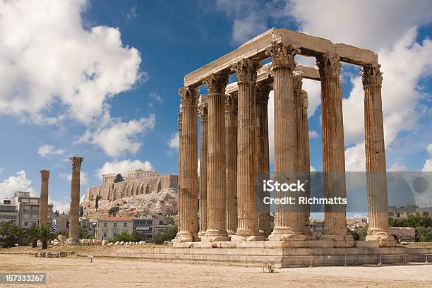 アテネアクロポリスやゼウスの神殿 - オリンピアゼウス神殿のストックフォトや画像を多数ご用意 - オリンピアゼウス神殿, アテナイのアクロポリス, アテネ