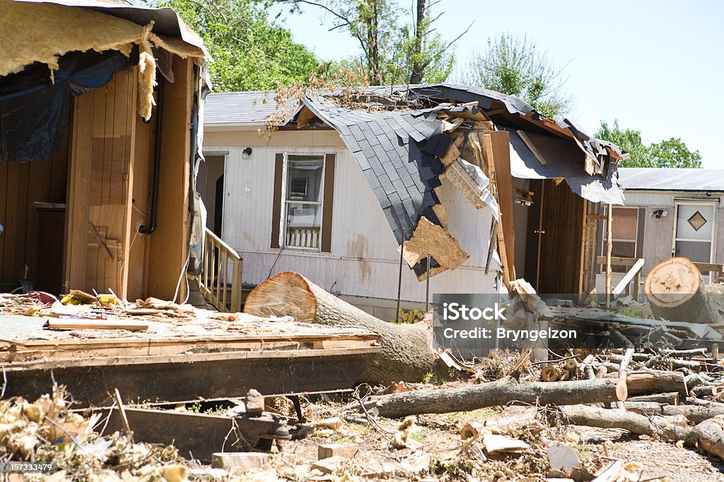 Trailer Tornado danos - Foto de stock de Parque de Traillers royalty-free