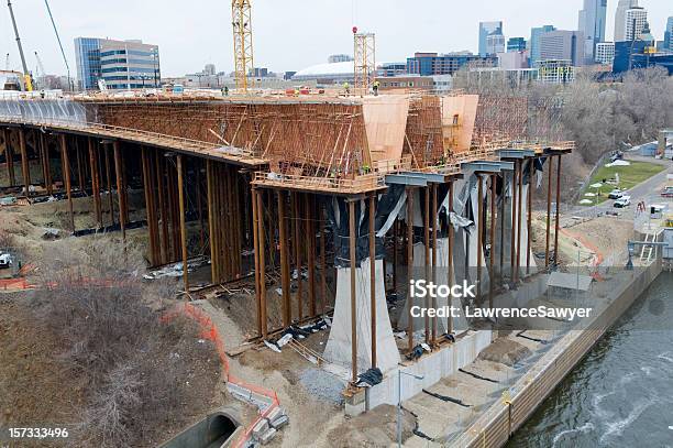 Minneapolis Most Rekonstrukcja - zdjęcia stockowe i więcej obrazów Betonowy - Betonowy, Bezpieczeństwo, Cement