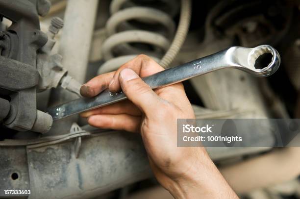 Automechaniker Stockfoto und mehr Bilder von Arbeiten - Arbeiten, Anpassen, Arbeiter