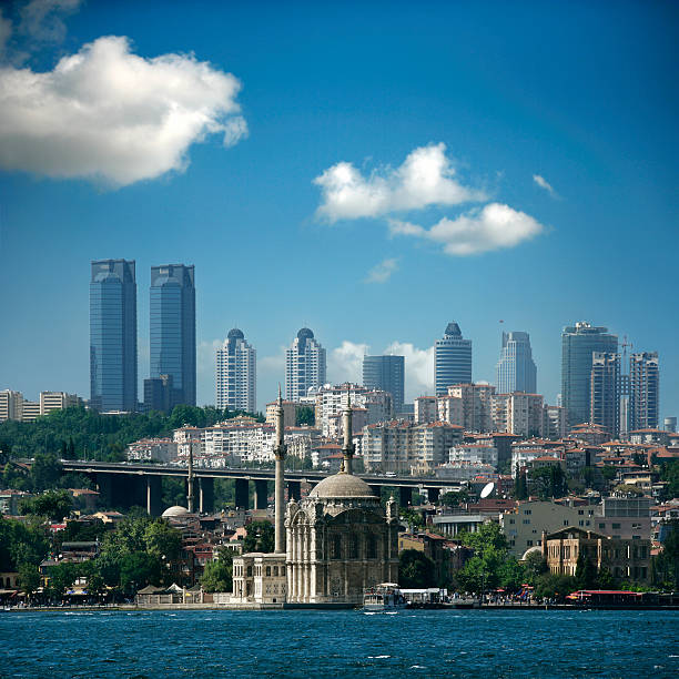 istanbul skyline - moschea ortakoy foto e immagini stock