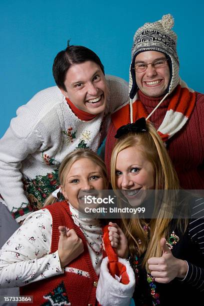 Natale Gli Appassionati Di Gruppo - Fotografie stock e altre immagini di Cardigan - Top - Cardigan - Top, Maglione, Maglione brutto