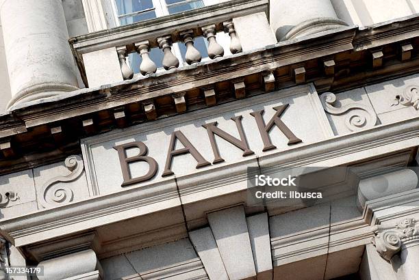 Signo Del Edificio Del Banco Foto de stock y más banco de imágenes de Actividades bancarias - Actividades bancarias, Ahorros, Arquitectura