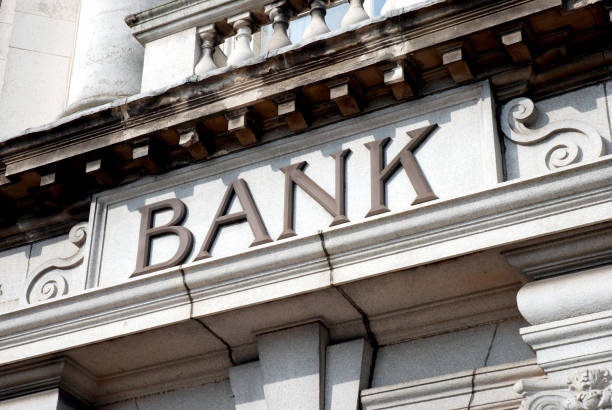 istock Bank sign on building 157334182