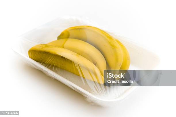 Banany Na Tacy - zdjęcia stockowe i więcej obrazów Banan - Banan, Plastik, Owoc