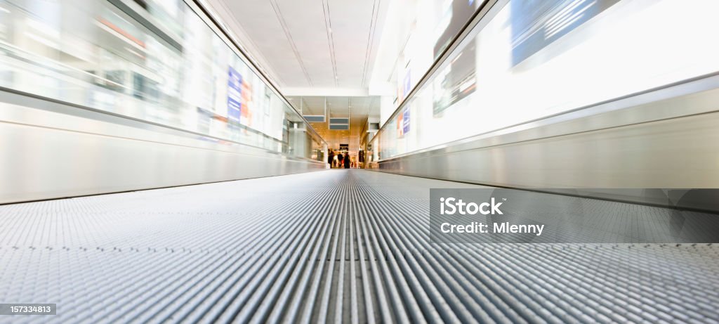 Aeroporto moderno Passeio, movendo caixas de escadas - Royalty-free Portão Foto de stock