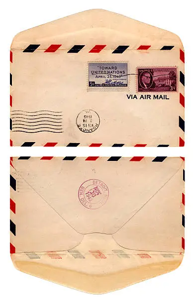 Both sides of a USA airmail envelope posted in 1945. The stamps commemorate the life and work of Franklin D. Roosevelt, who died suddenly in April 1945.