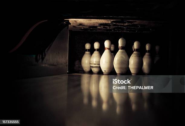 Bowling Pins - Fotografie stock e altre immagini di Birillo da bowling - Birillo da bowling, Birilli, Attività ricreativa