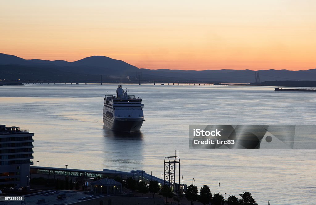 Crucero en el St Lawrence - Foto de stock de Crucero - Barco de pasajeros libre de derechos