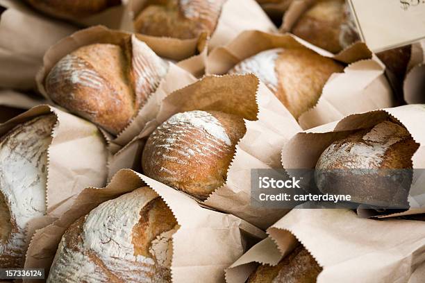 갓 구운 빵 파머스 마켓 빵에 대한 스톡 사진 및 기타 이미지 - 빵, 빵집, 식빵 한 덩어리