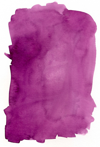 фиолетовое акварельное пятно след от плоской кисти изолированная подложка фон