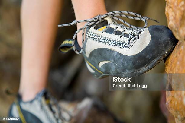 Rock Climbers Cuadrados Foto de stock y más banco de imágenes de Actividades y técnicas de relajación - Actividades y técnicas de relajación, Aferrarse, Aire libre