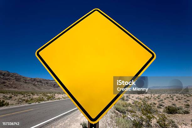 Leere Schild Wüste Street Stockfoto und mehr Bilder von Autoreise - Autoreise, Blau, Death Valley-Nationalpark