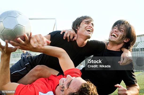 Foto de Comemorando Jogadores De Futebol e mais fotos de stock de Suor - Suor, Bola de Futebol, Futebol