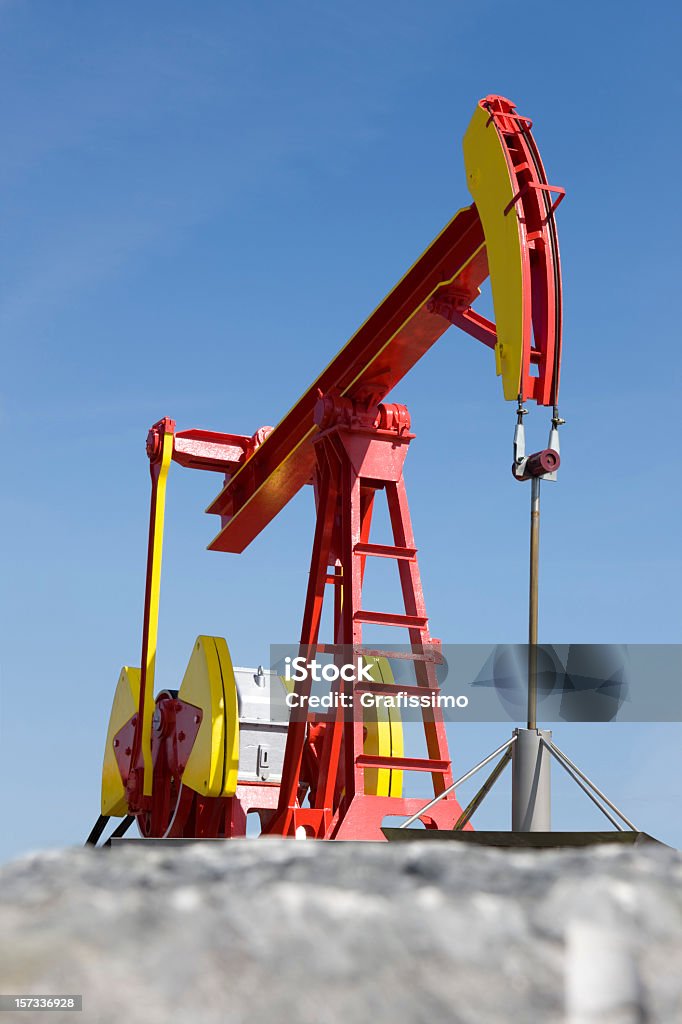 Pompa di benzina - Foto stock royalty-free di Pompa di estrazione petrolifera