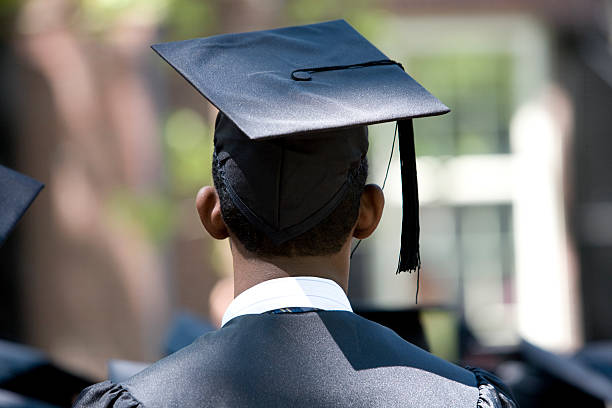 african-american college de posgrado - rear view back of head back men fotografías e imágenes de stock