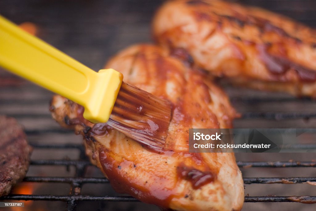 Курица на grill - Стоковые фото Барбекю роялти-фри